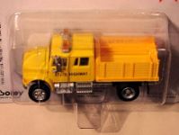 2 Axle Crew Cab Short Solid Stake Bed Truck